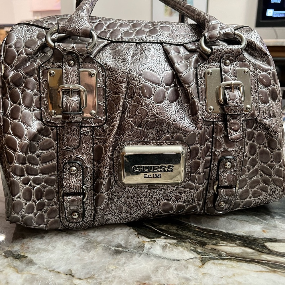 Guess purse never been used